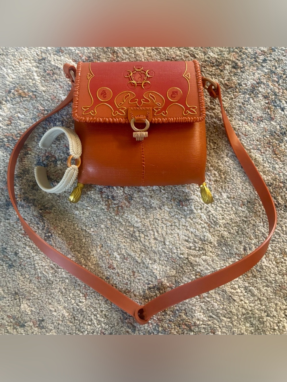 Disney Raya dress-up Crossbody Bag purse & bracelet plastic